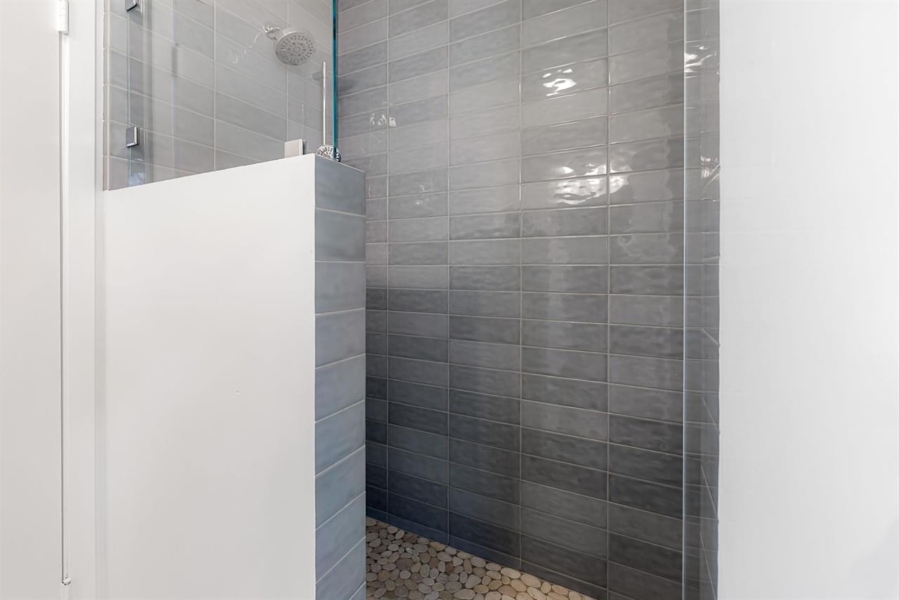 Shower in Bathroom 1