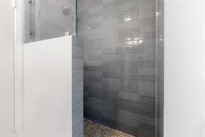 Shower in Bathroom 1