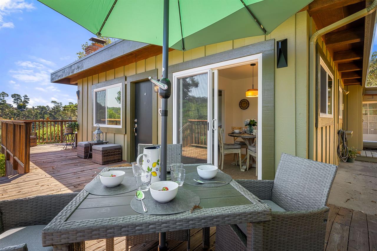 Outdoor Dining Area on the Deck