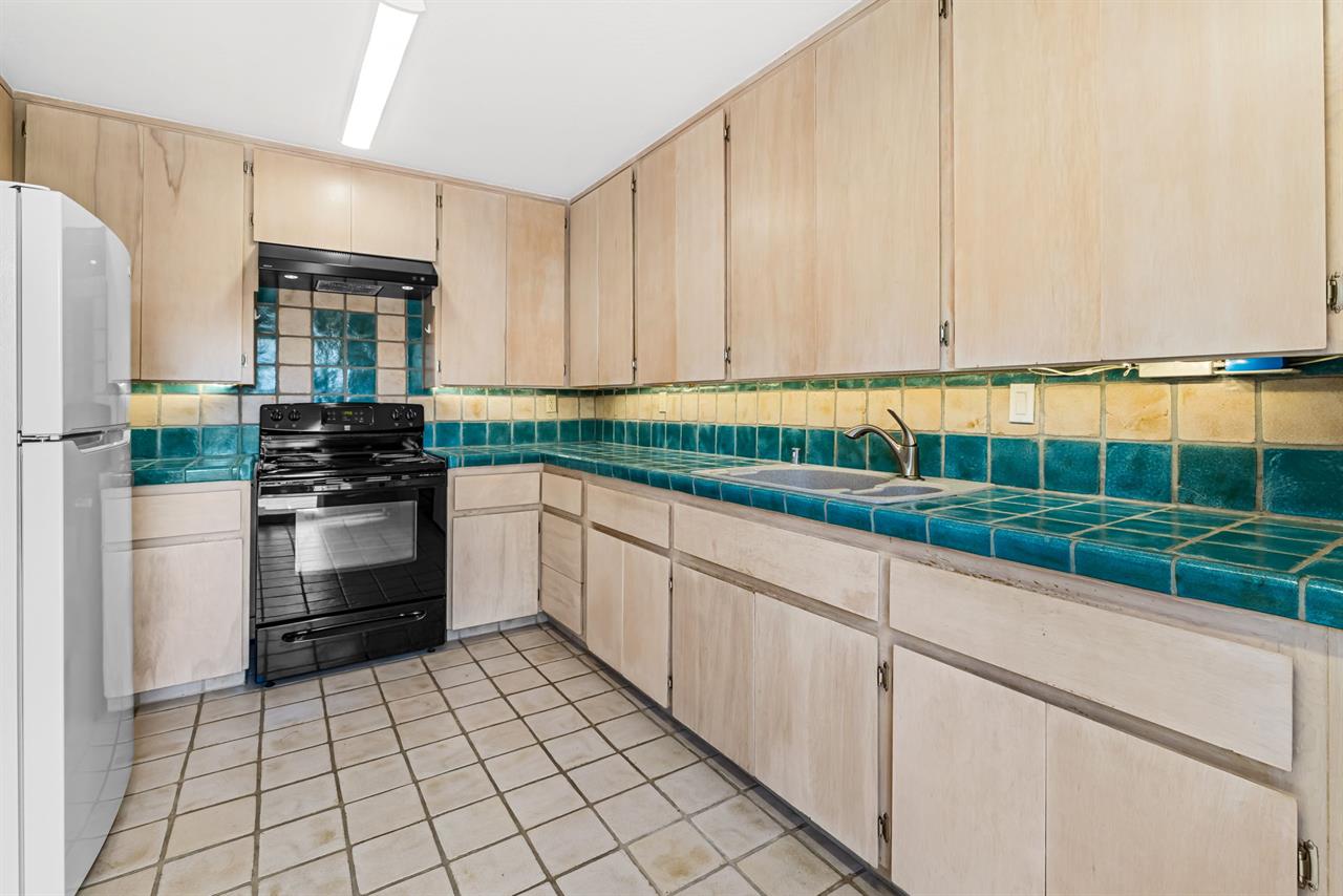 Spacious Kitchen with All Major Appliances