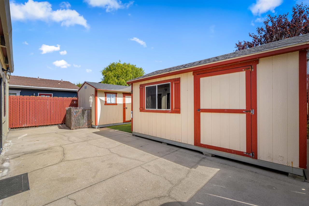 Two Extra Storage  Buildings