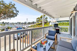 Harbor View Balcony has a Gas BBQ Grill