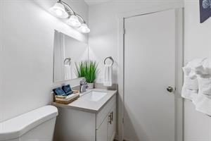 Hall Bathroom has a ShowerOverTub Combo