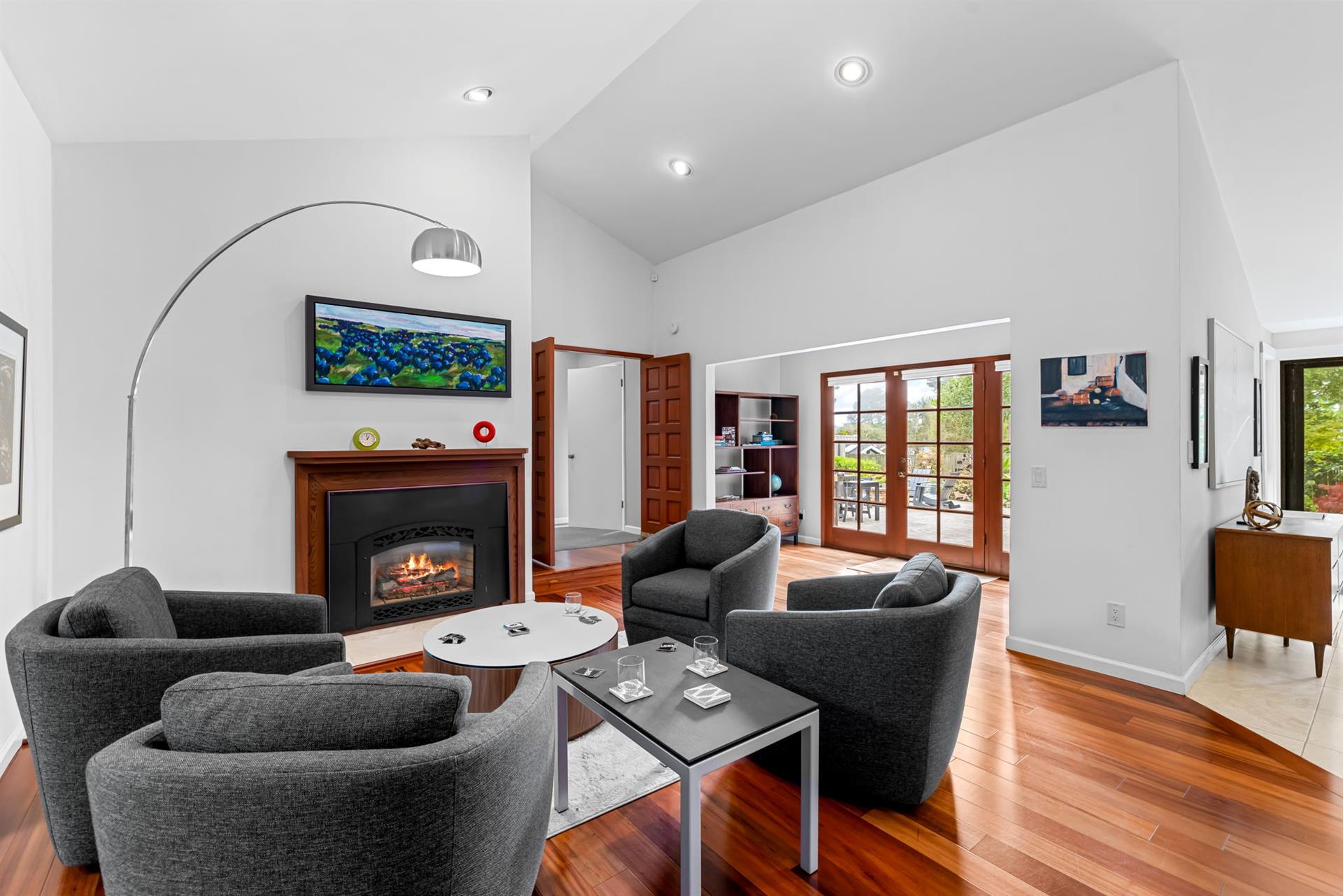 Living Room with Gas Fireplace, Vaulted Ceilings