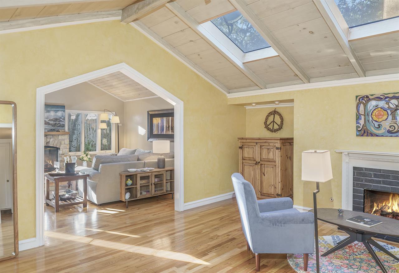 Additional Living Room Area