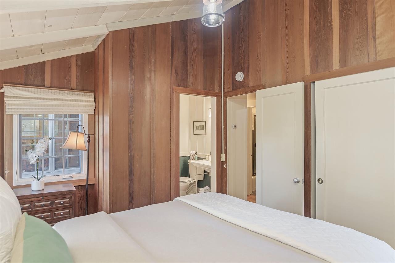 Bedroom 1  Queen Bed, En Suite Bathroom with a Shower