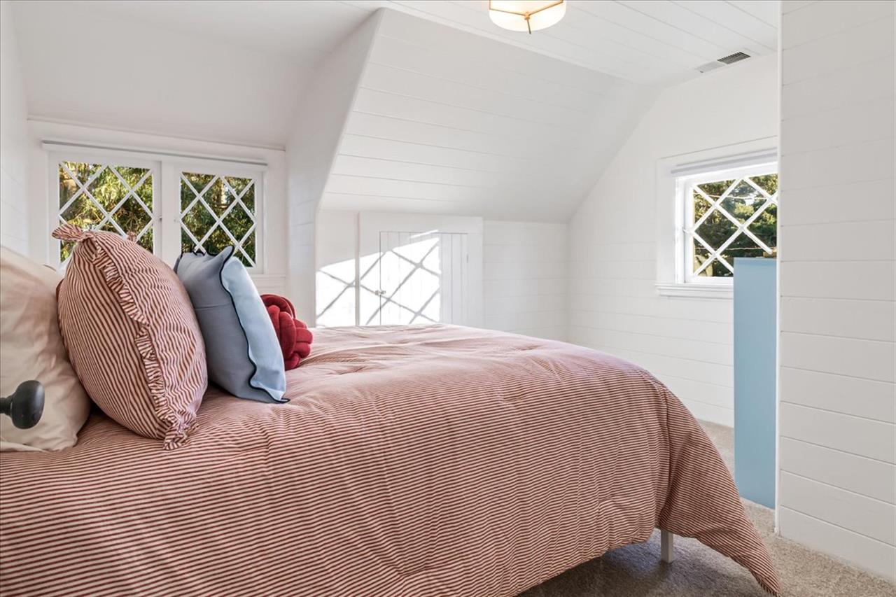 Bedroom 3 has a Full  Double Bed