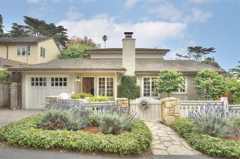 56211 Coastal Cottage M