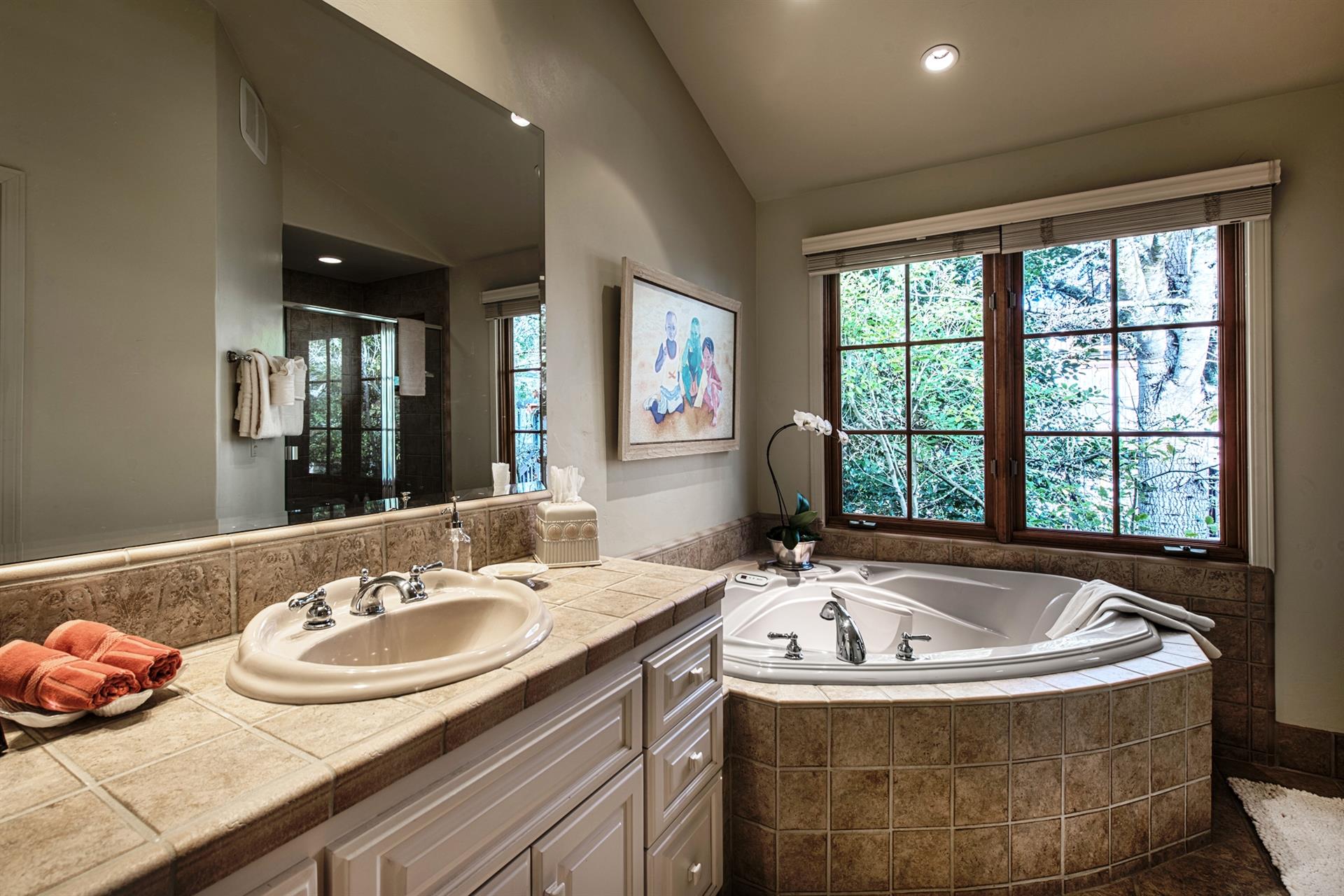 En Suite Bath with Separate Jetted Tub and Shower