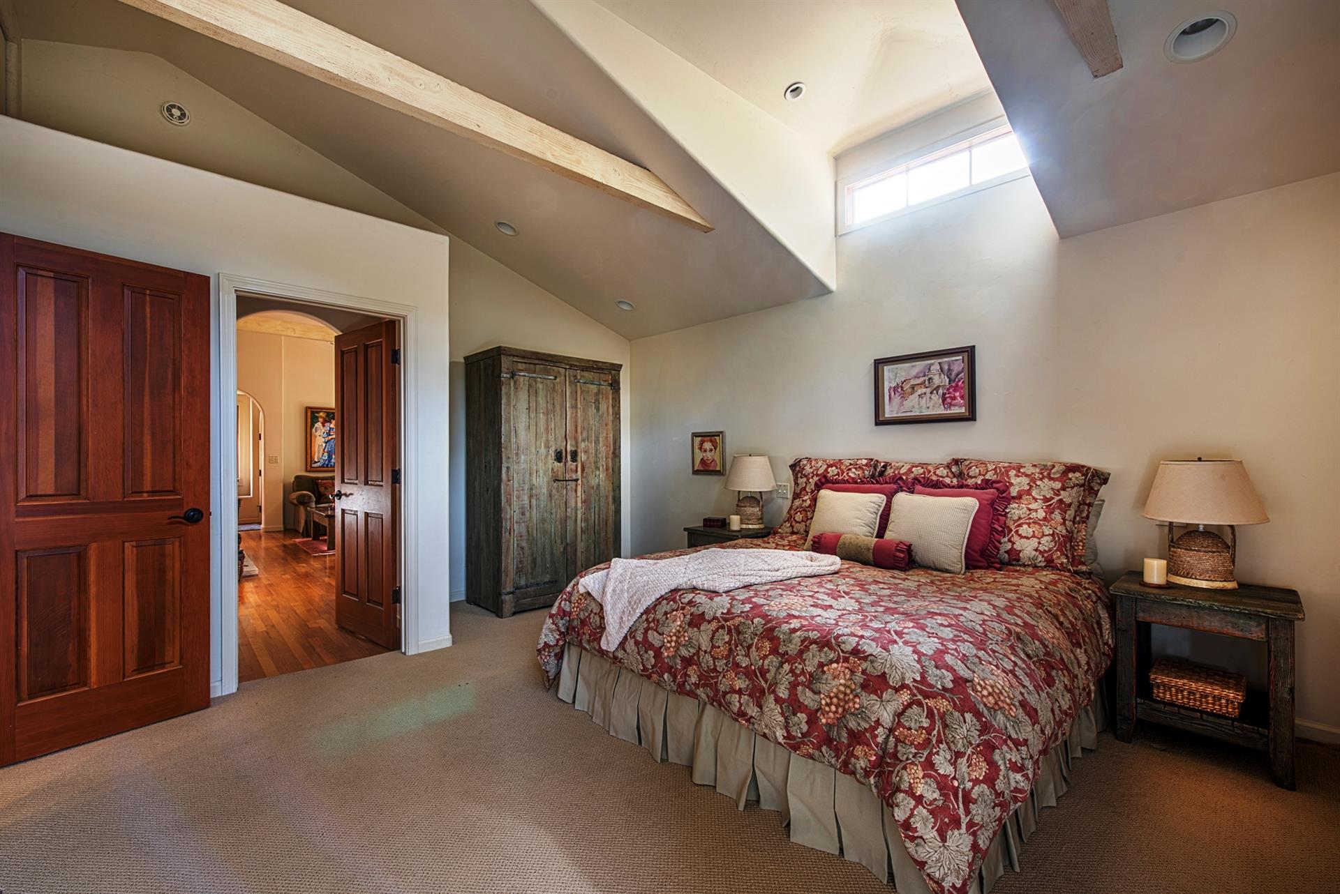 Bedroom 1, King Bed, TV, Balcony, En Suite Bathroom