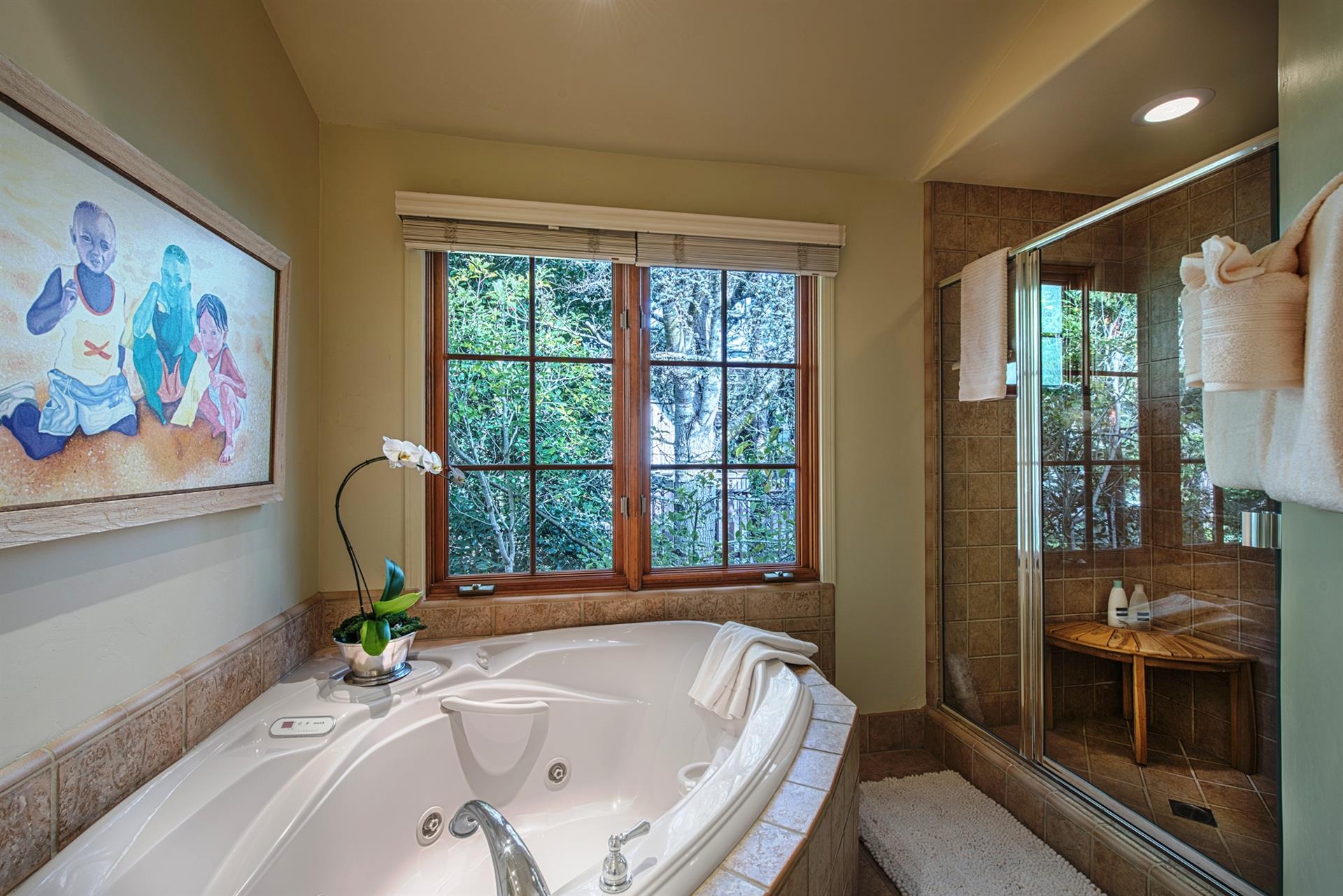 En Suite Bath with Separate Jetted Tub and Shower