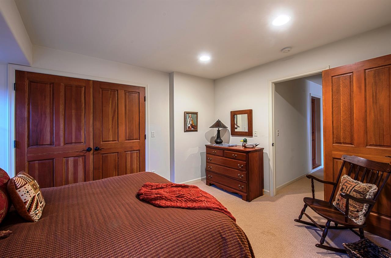 Bedroom 3, Queen Bed