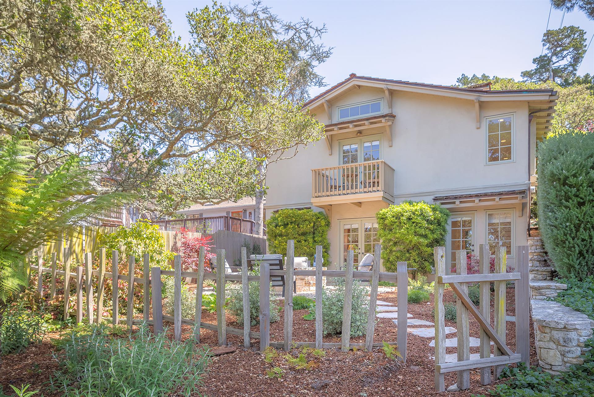 Beautiful Carmel Cottage