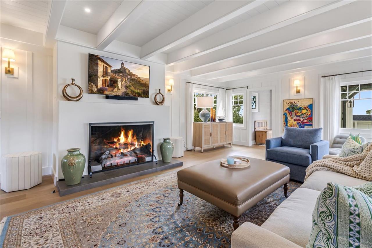 Welcome to Solbakken  Timeless Home, 4 Blocks to Beach