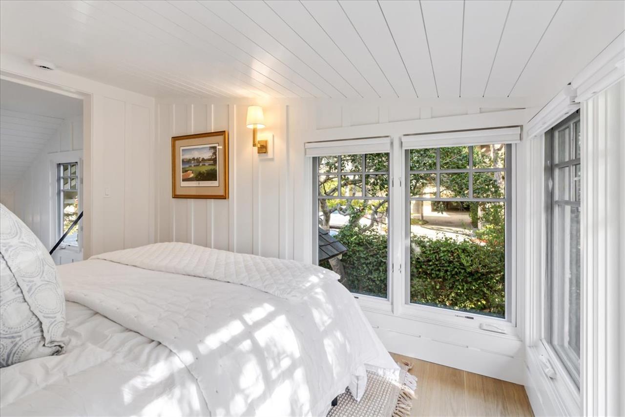 Bedroom 4  Queen Bed