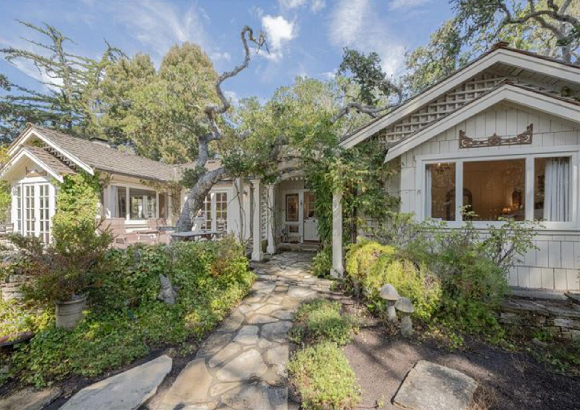 Welcome to Casanova by the C