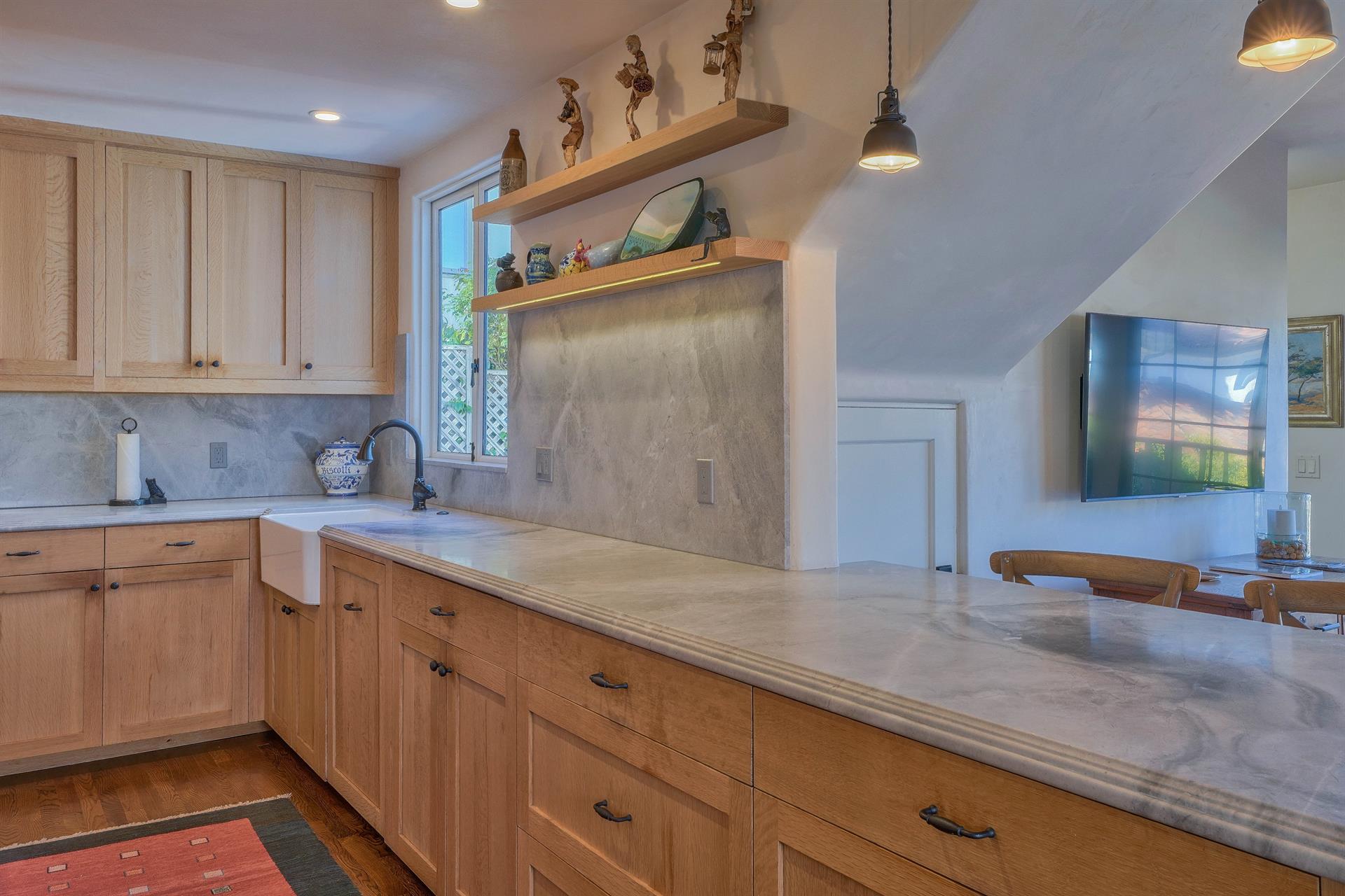 Fully Equipped Gourmet Kitchen