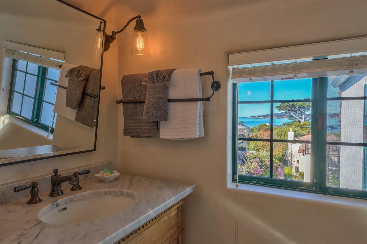 EnSuite Bathroom for Bedroom 1 has an Ocean View
