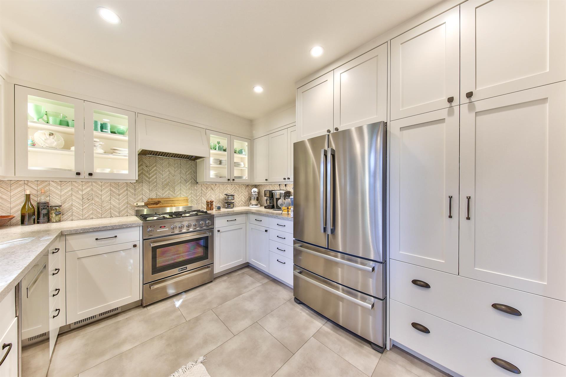 New Fully Equipped Kitchen