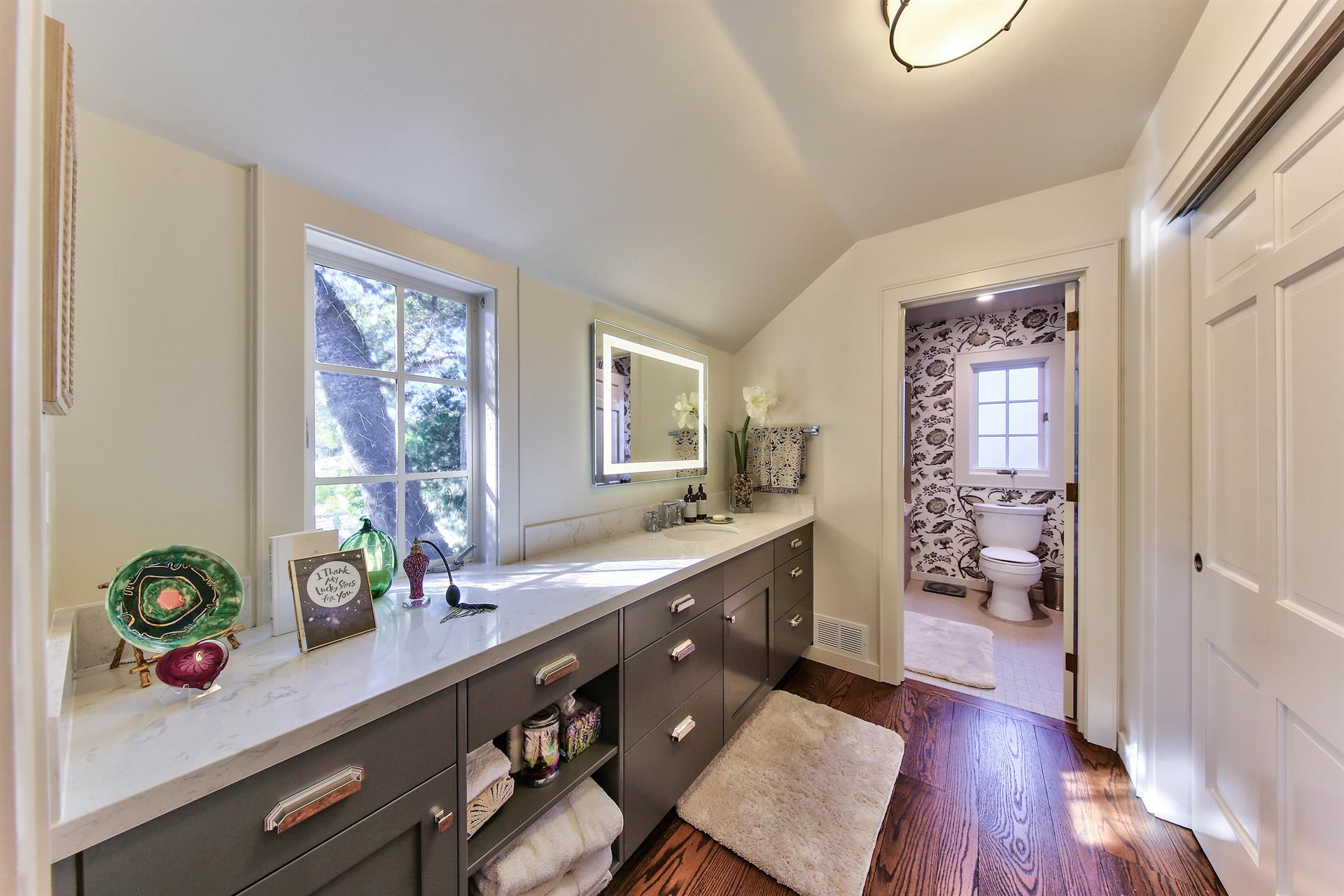 EnSuite Bath with ShowerOverTub for Bedroom 2