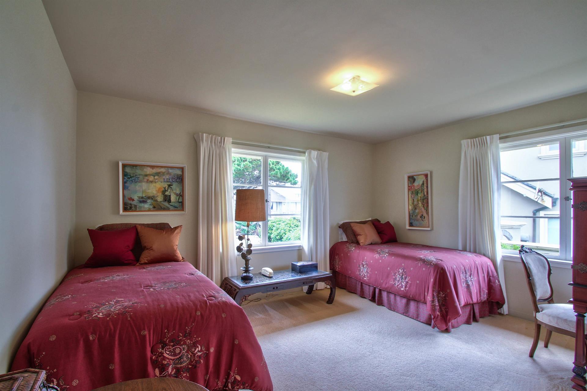 Bedroom 2 has Two Twin Beds