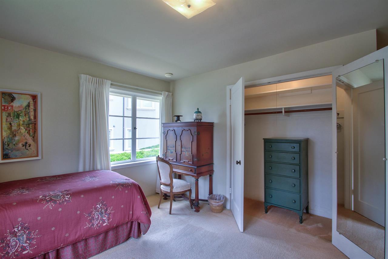 Bedroom 2 has Two Twin Beds