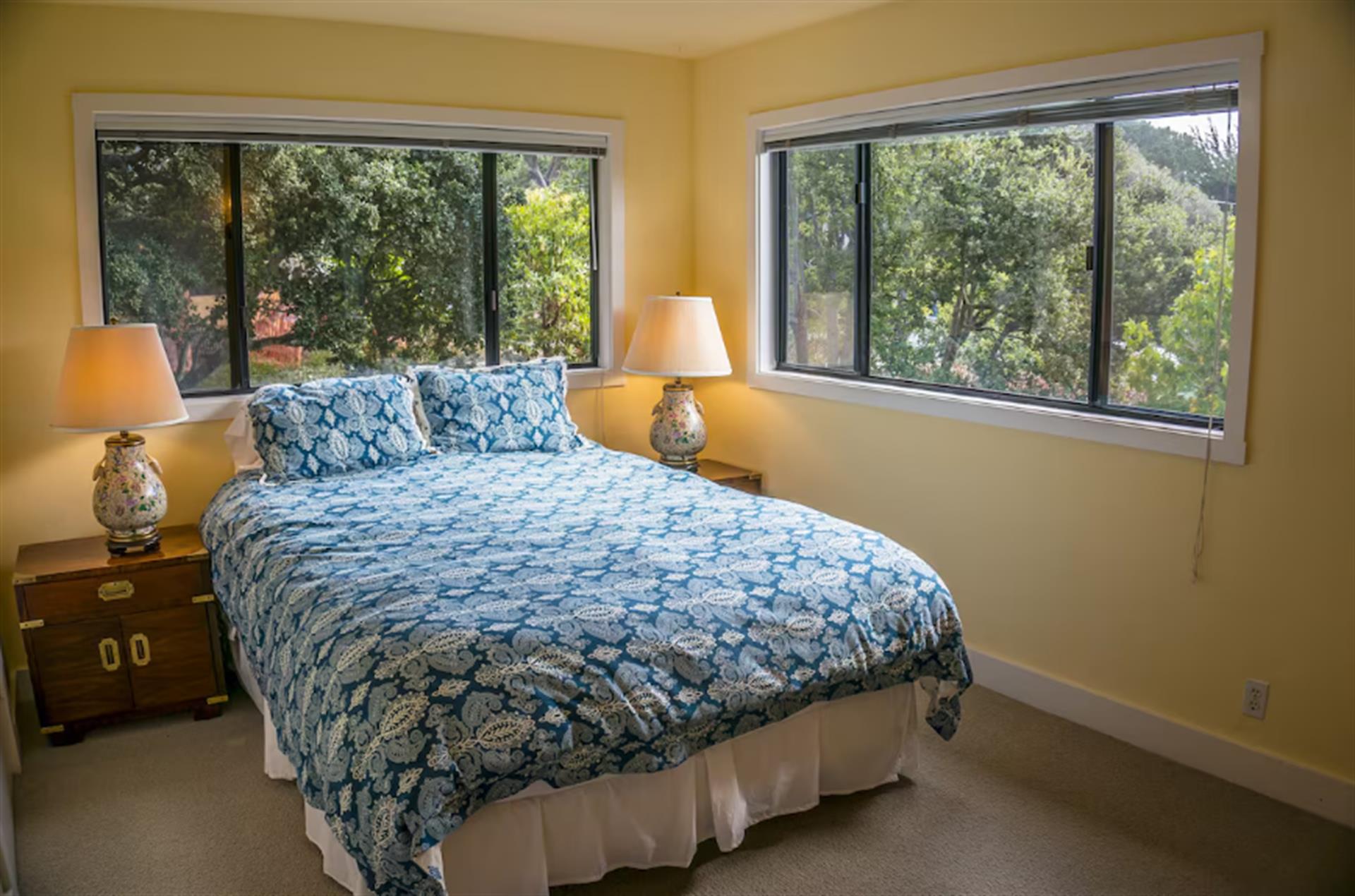 Upstairs Bedroom 2, Queen Bed