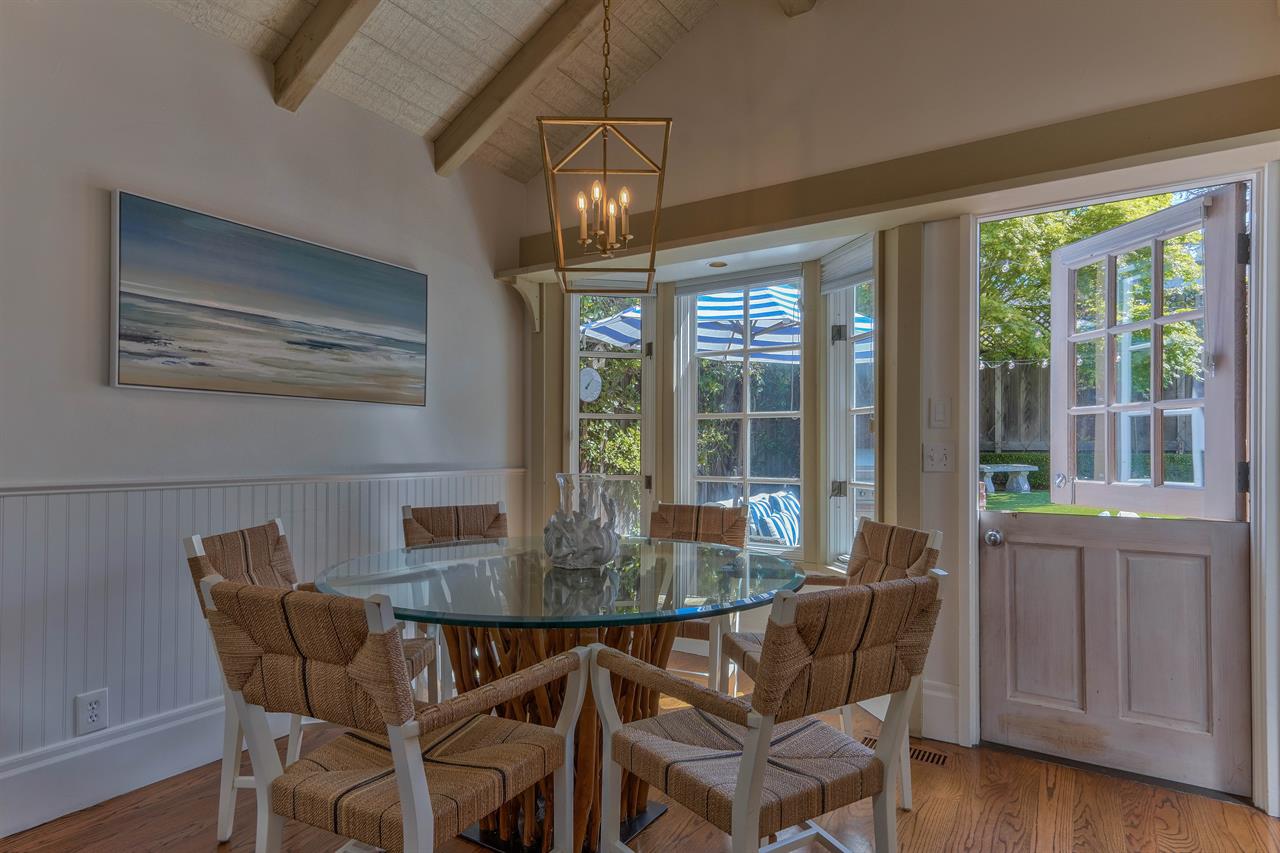 Dining Area Seats Six