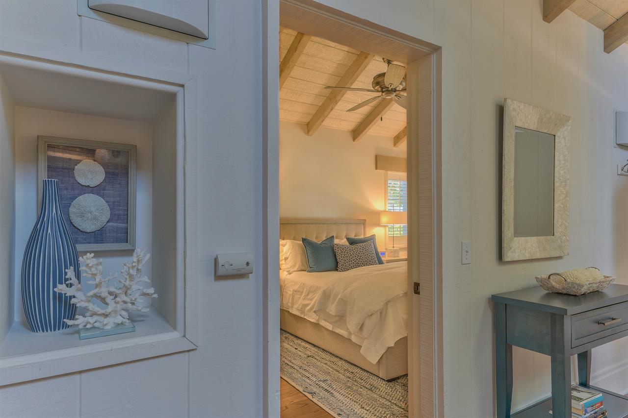 Entrance to Bedroom 3, Queen