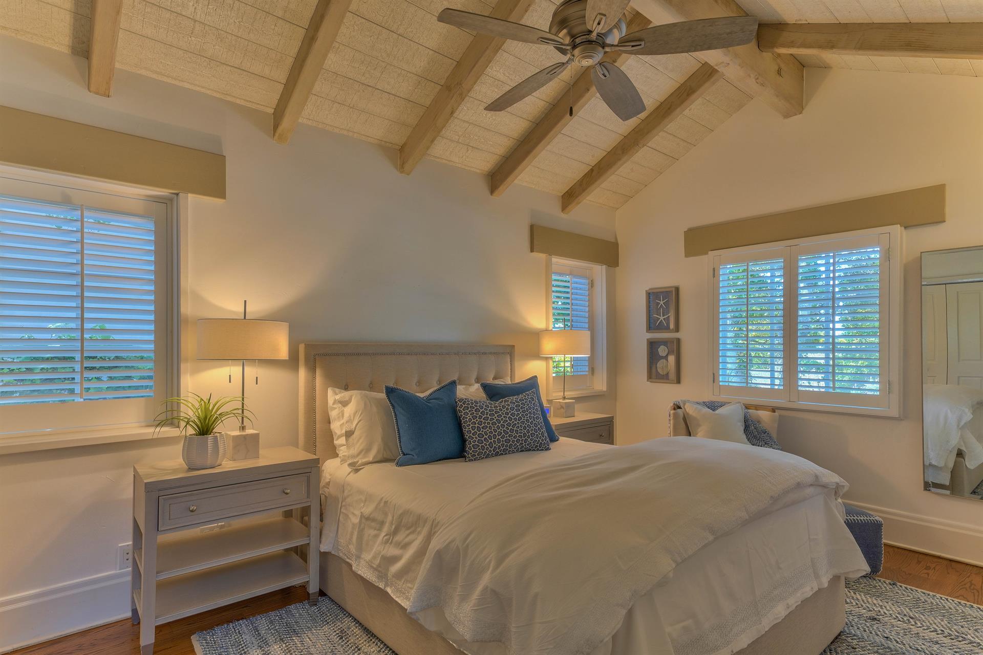 Entrance to Bedroom 3, Queen