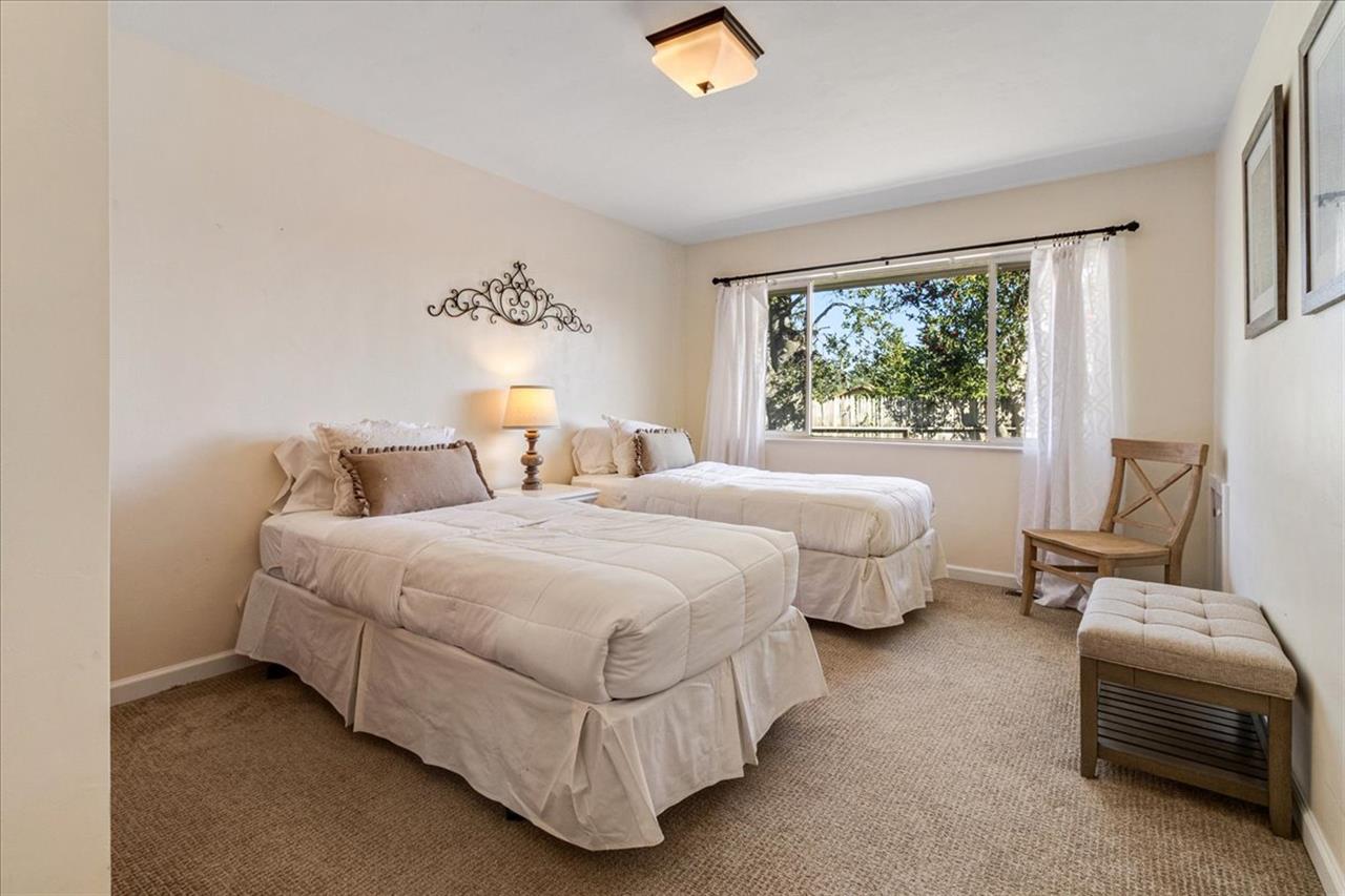 Bedroom 2 has Two Twin Beds