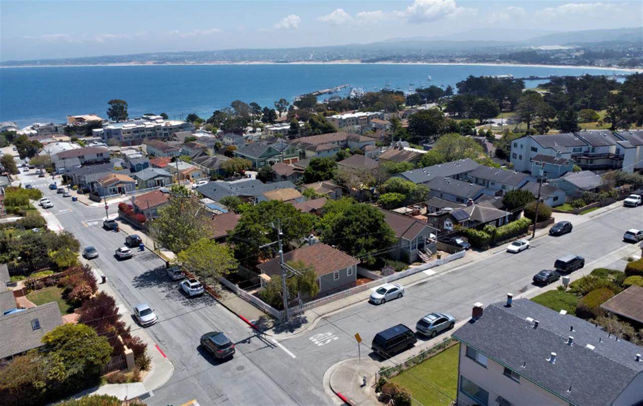 6 Blocks from the Bay