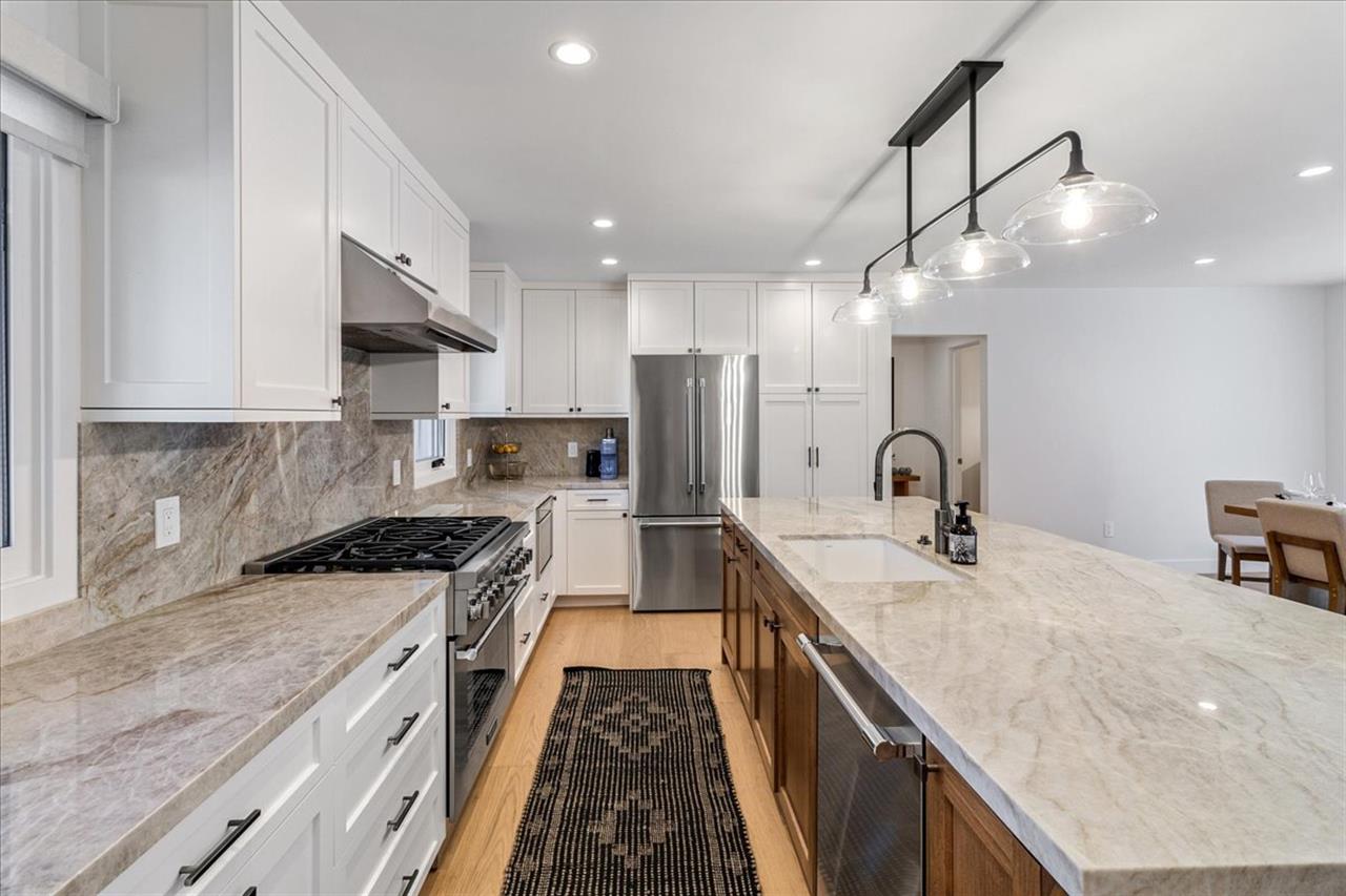 Beautiful New Fully Equipped Kitchen