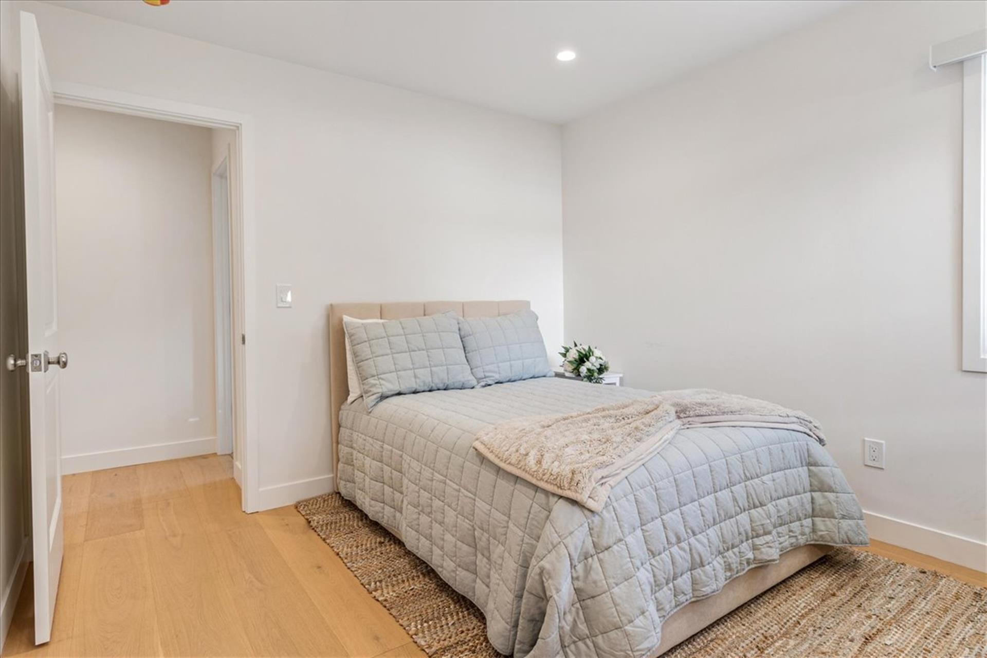 Bedroom 4 has a FullDouble Bed