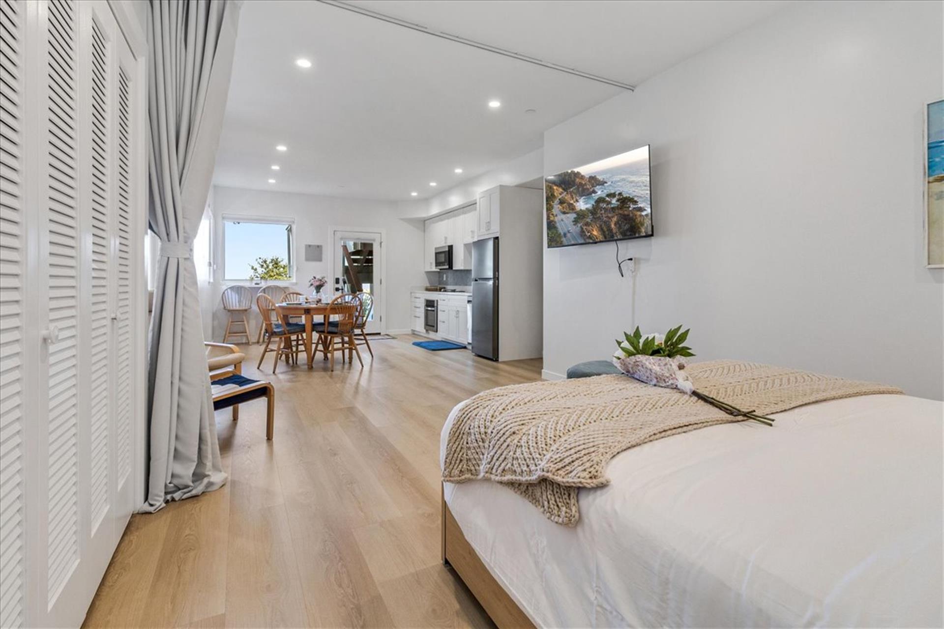 Bedroom 4  Guest Suite has a Queen Bed