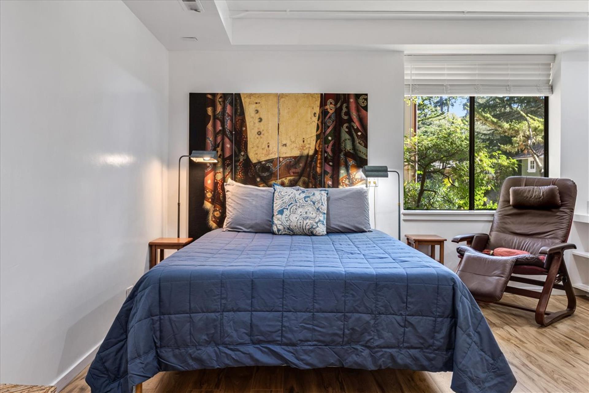 Studio has a Queen Bed