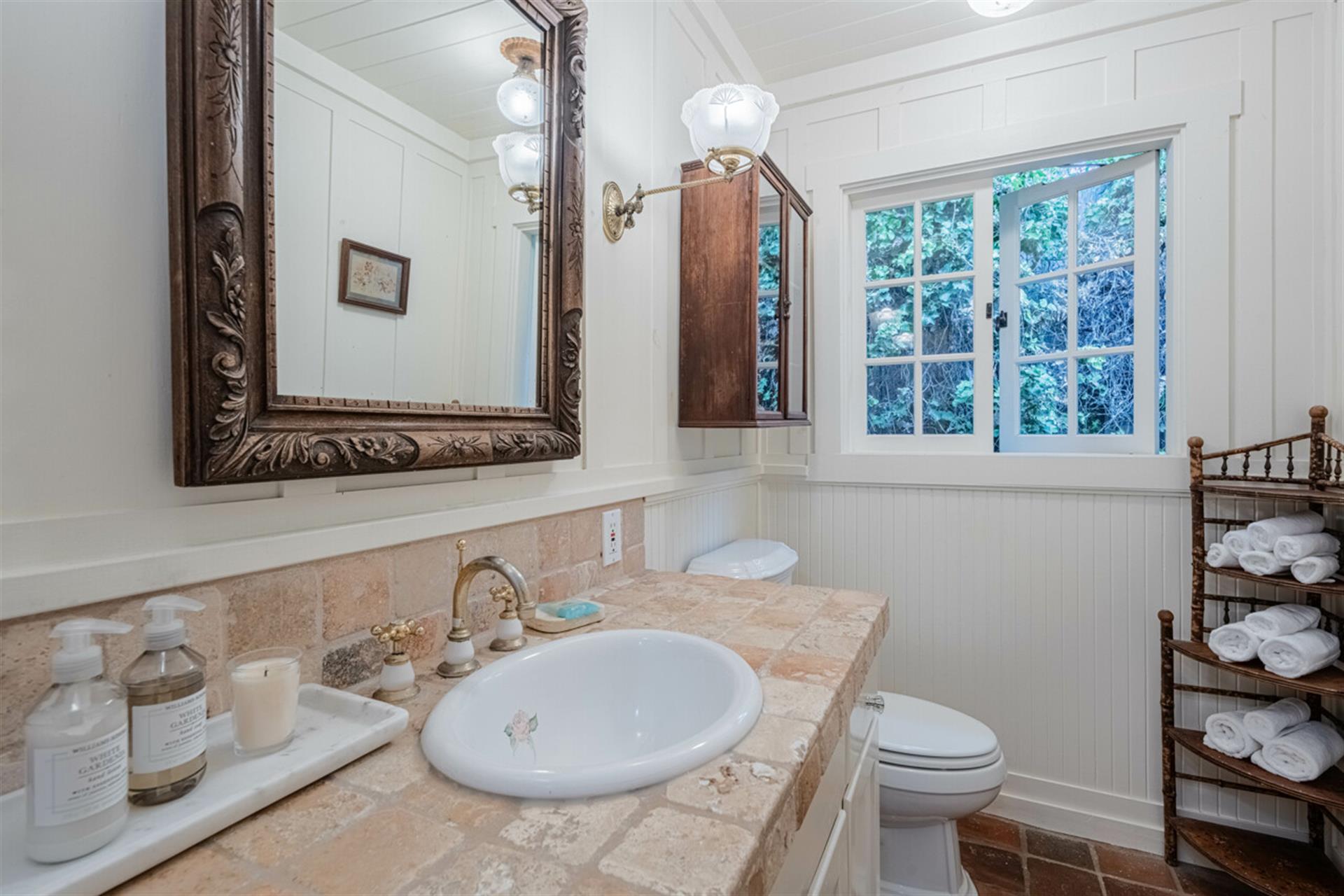 En Suite Bathroom for Bedroom 1