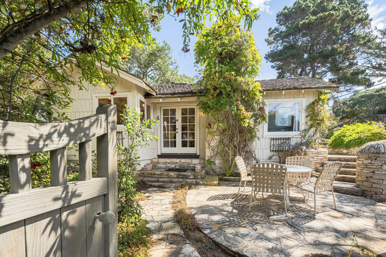 Charming Carmel Cottage