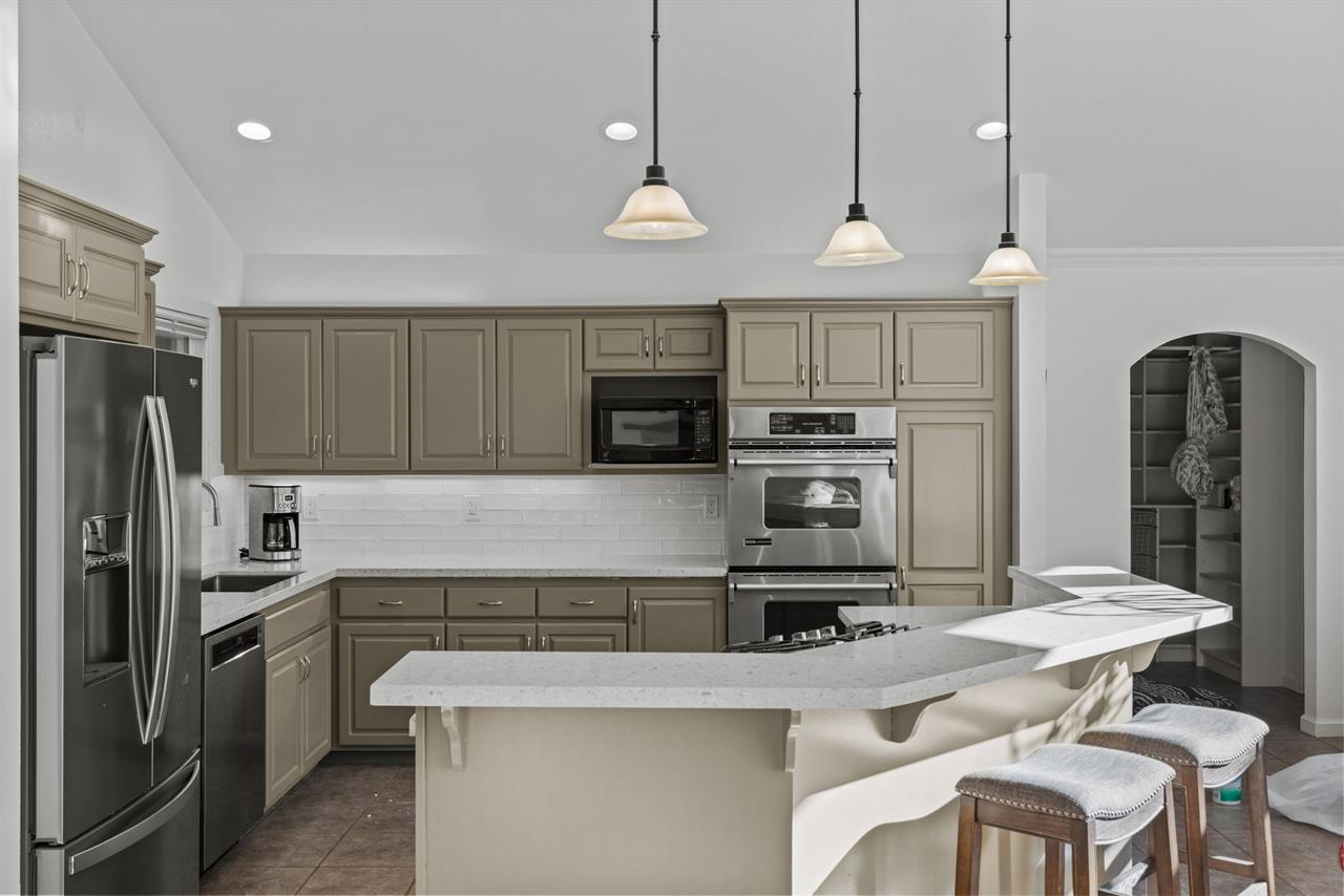 Beautiful Newly Renovated Kitchen