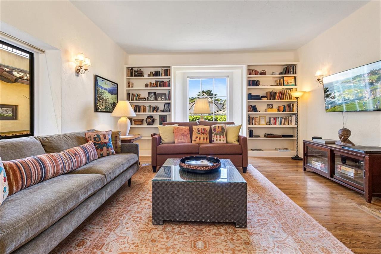 Living Room  Smart TV, Fire Stick, YouTube TV App and Library