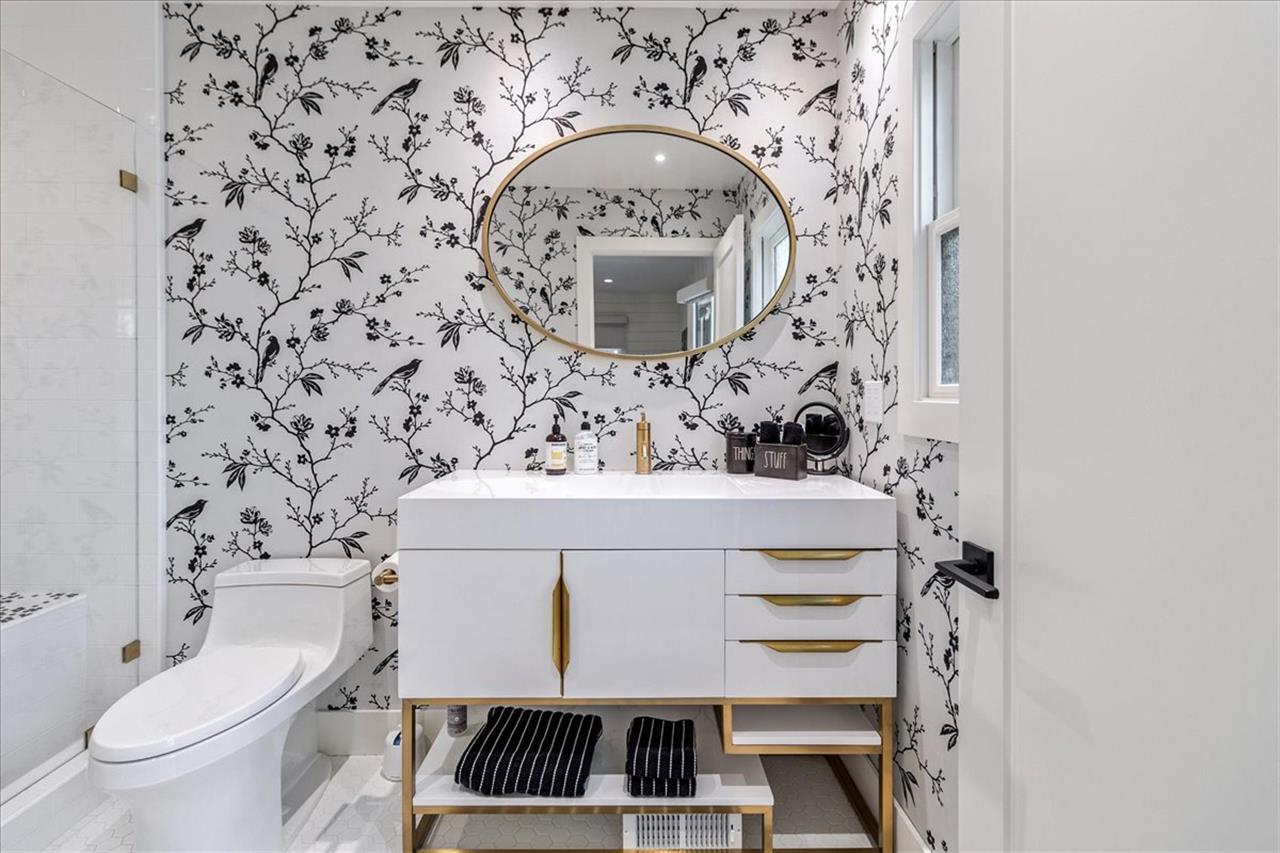 EnSuite Bath with Shower for Bedroom 1