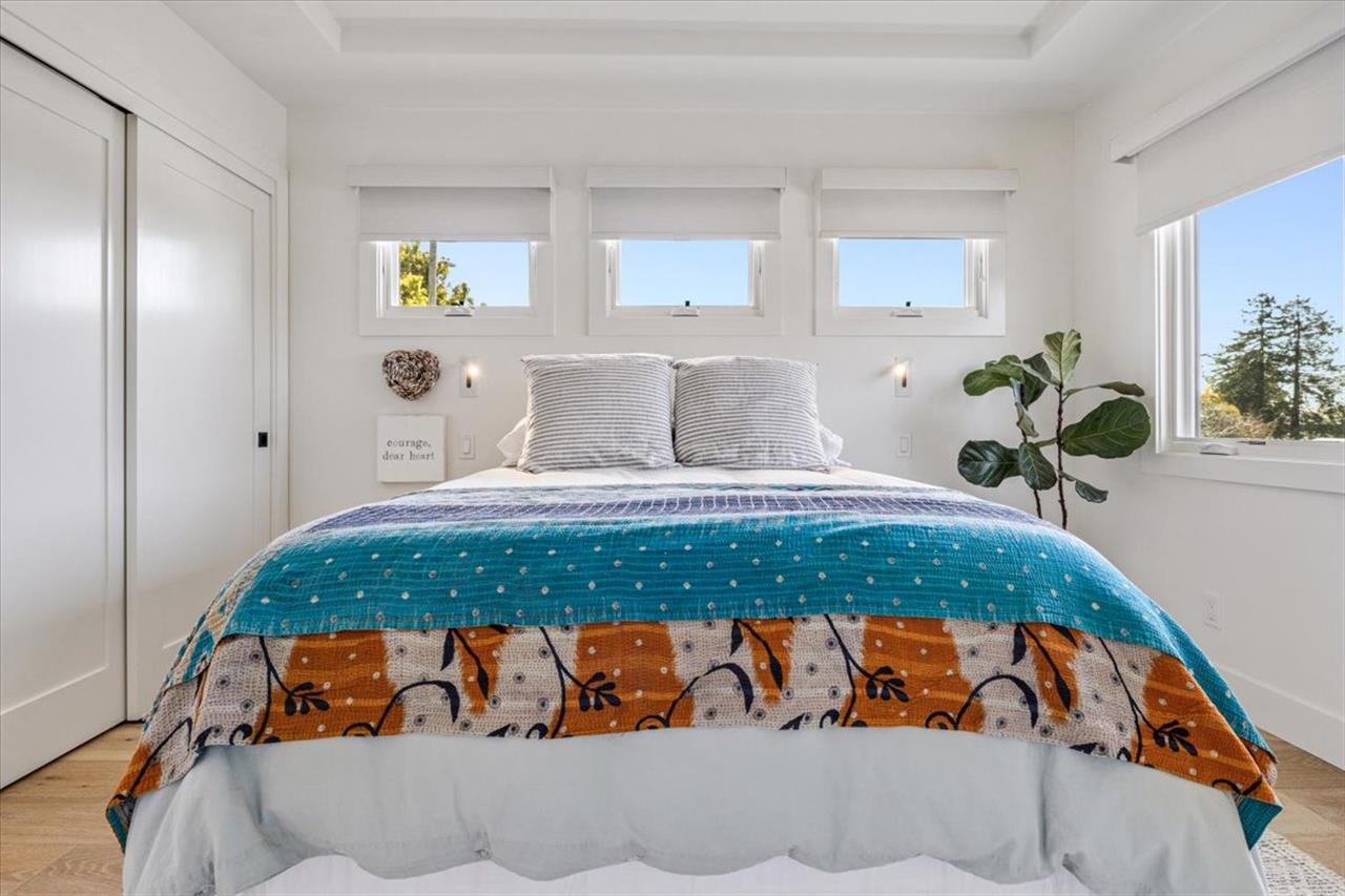 Bedroom 3  Upstairs  Queen Bed