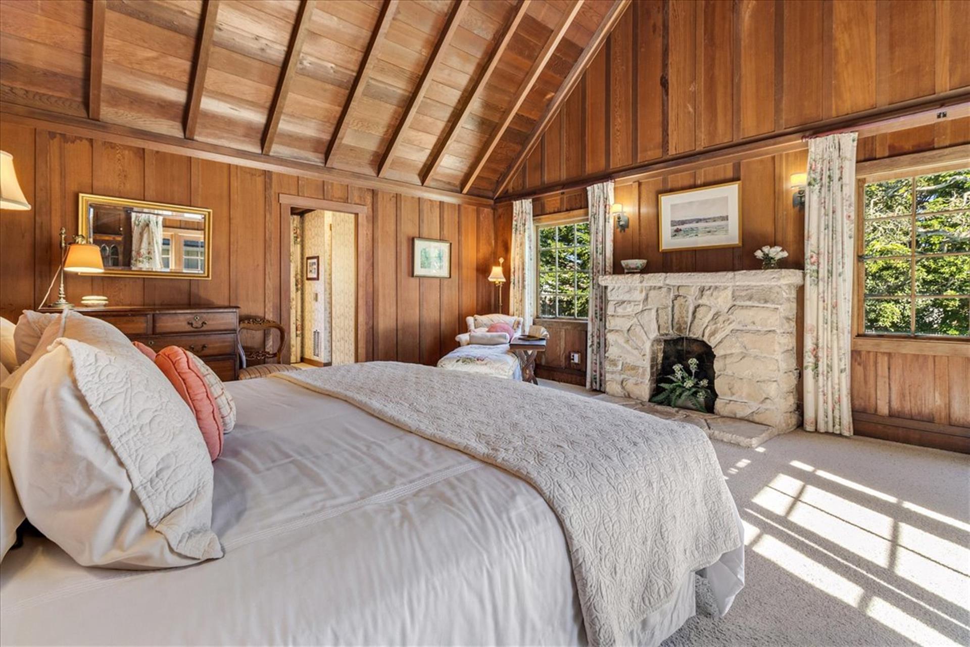 Bedroom 1, King Bed, TV Fireplace is Decorative Only