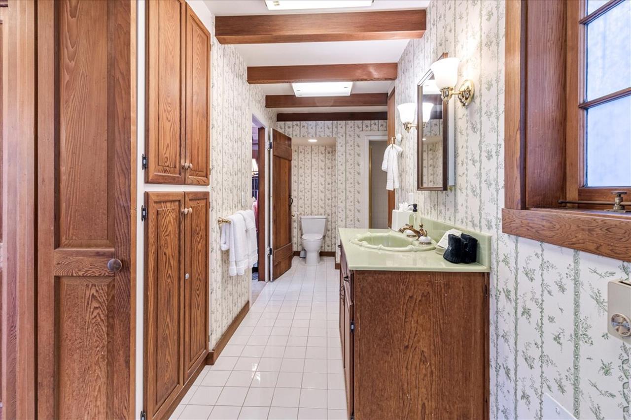 Jack and Jill Bathroom for Bedrooms 1 and 2