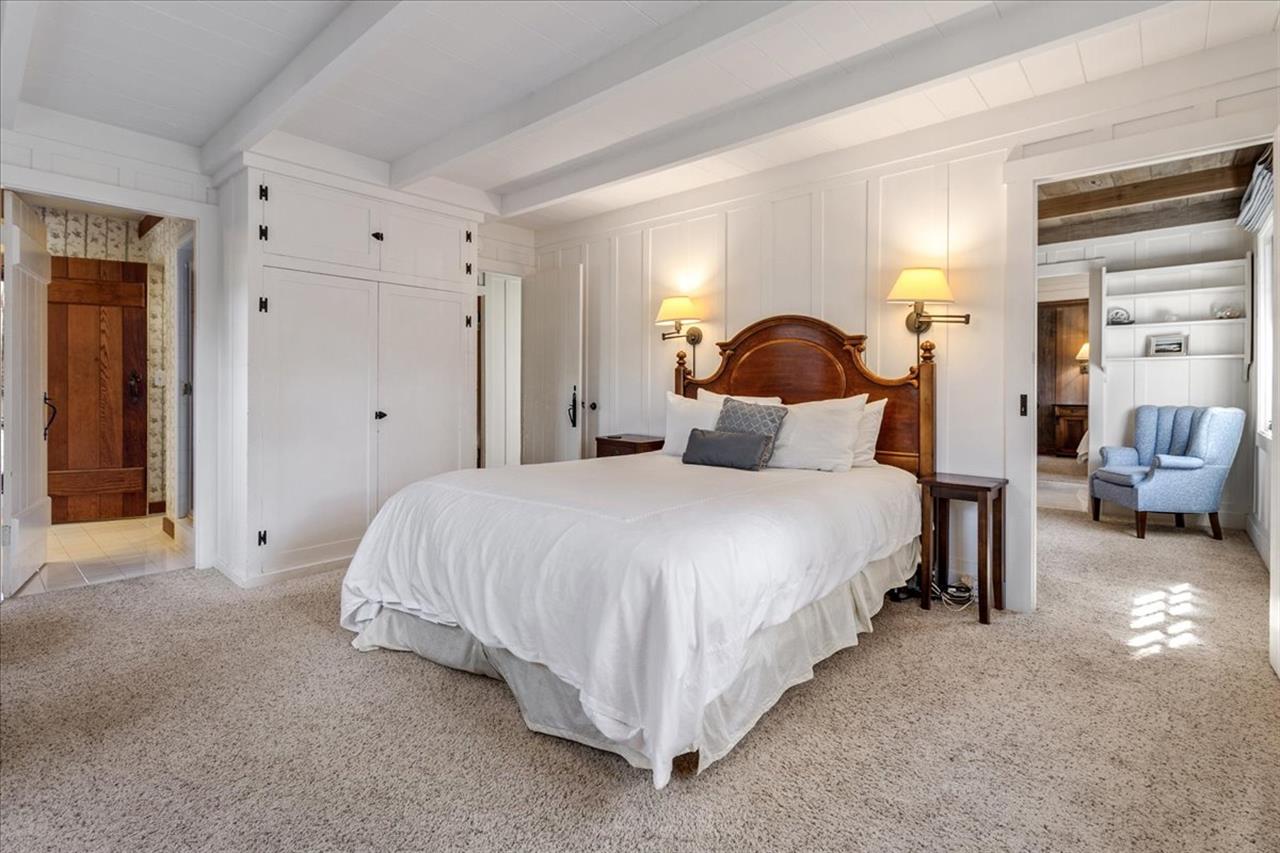 Bedroom 2, Queen Bed