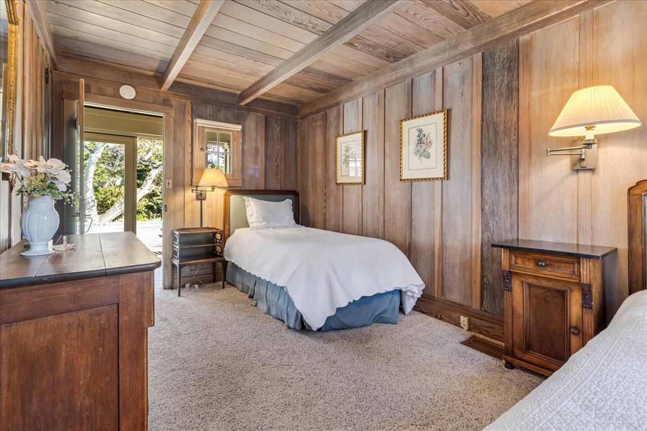 Bedroom 4, Two Twin Beds