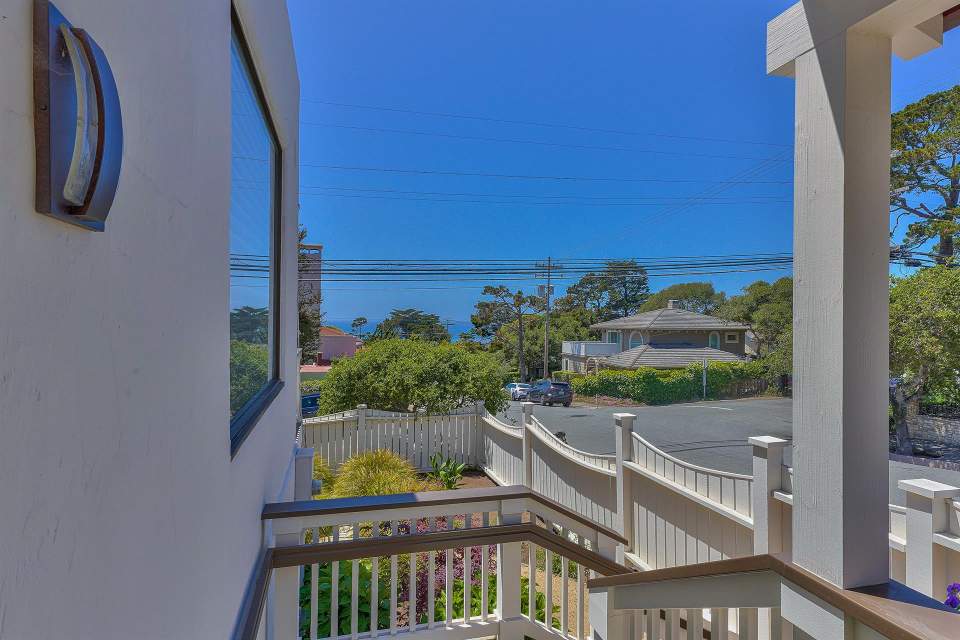 Just 3 Blocks to the Beach