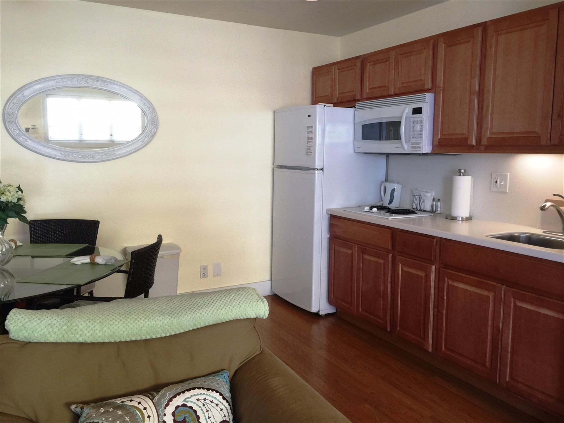 Fully Equipped Kitchenette