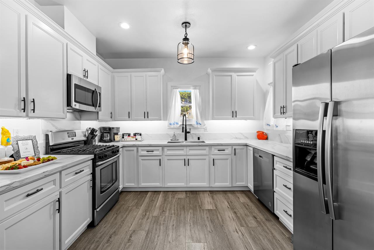 Fully Equipped Remodeled Kitchen