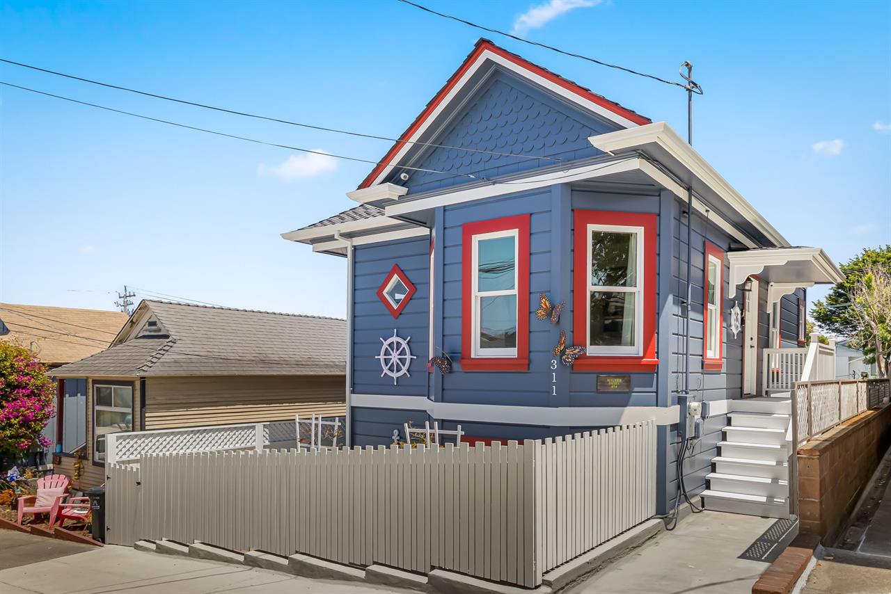 This Adorable Home is a Short Walk to the Bay